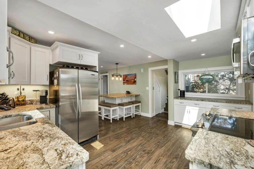Belmont Waterfront Home With Dock المظهر الخارجي الصورة