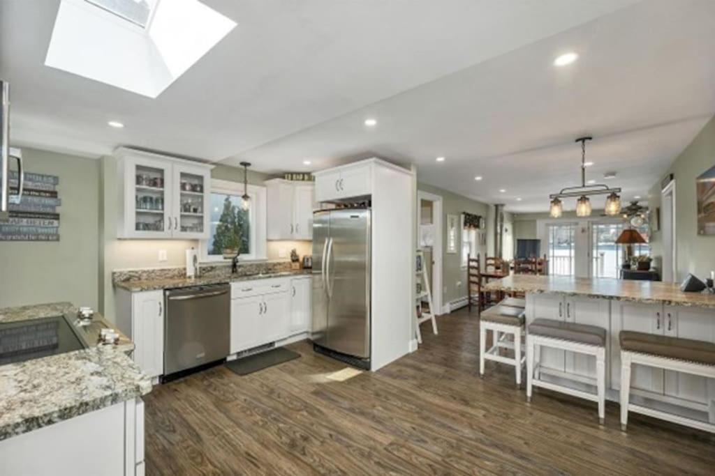 Belmont Waterfront Home With Dock المظهر الخارجي الصورة